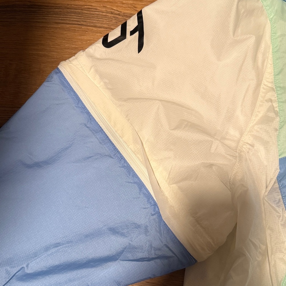 PUMA x Breanna Stewart Windbreaker - Picture 3 of 4